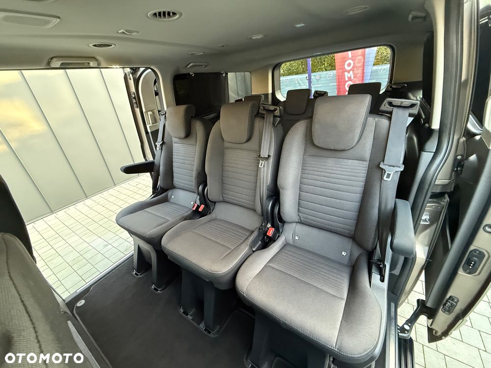 Ford Tourneo Custom - 20