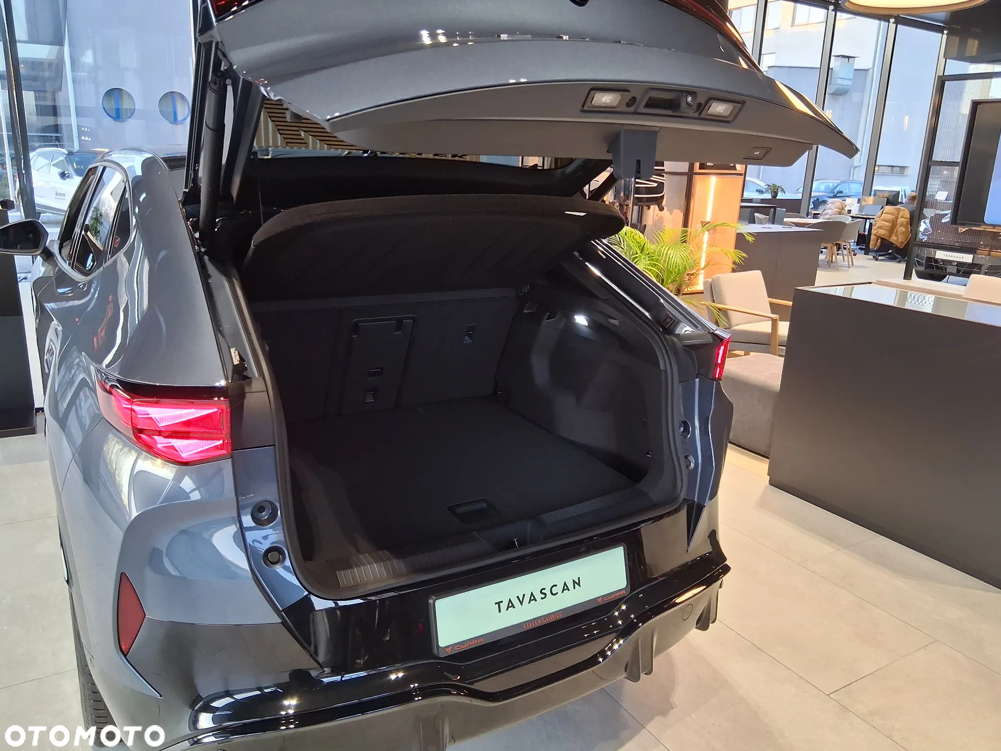 Cupra Tavascan 82kWh 4Drive VZ - 13
