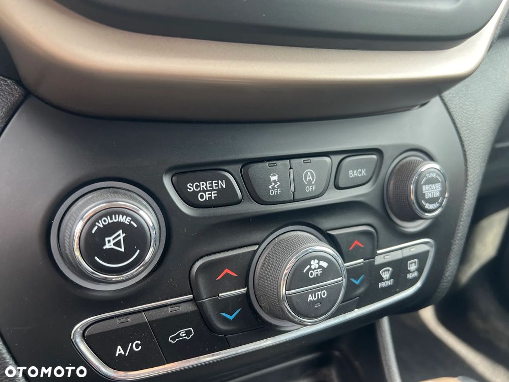 Jeep Cherokee 3.2 V6 Active Drive I Limited - 28