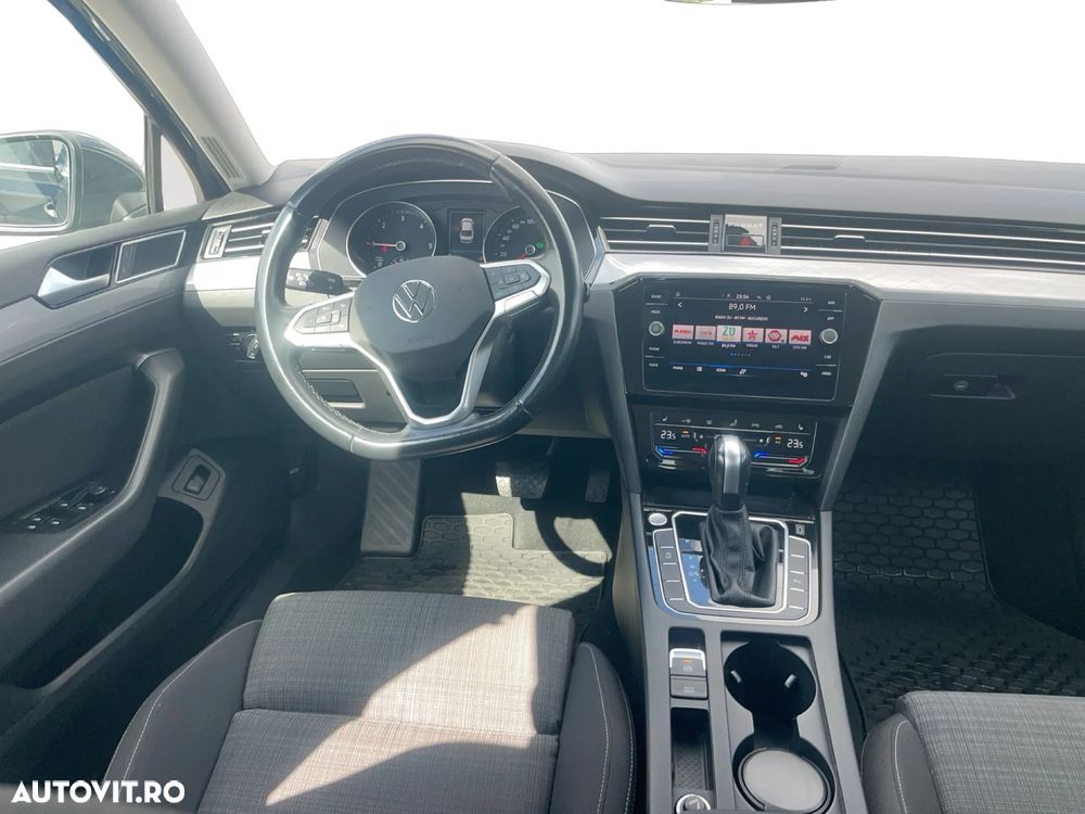 Volkswagen Passat 2.0 TDI DSG Comfortline - 11