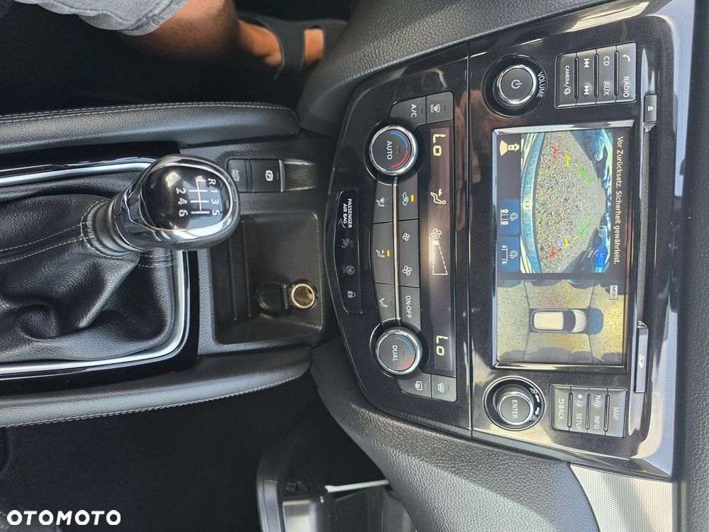 Nissan Qashqai 1.5 dCi N-Connecta - 31