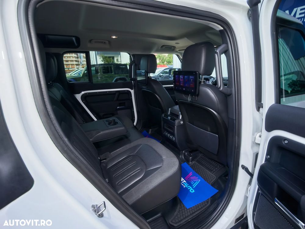 Land Rover Defender 110 2.0L D240 S - 34