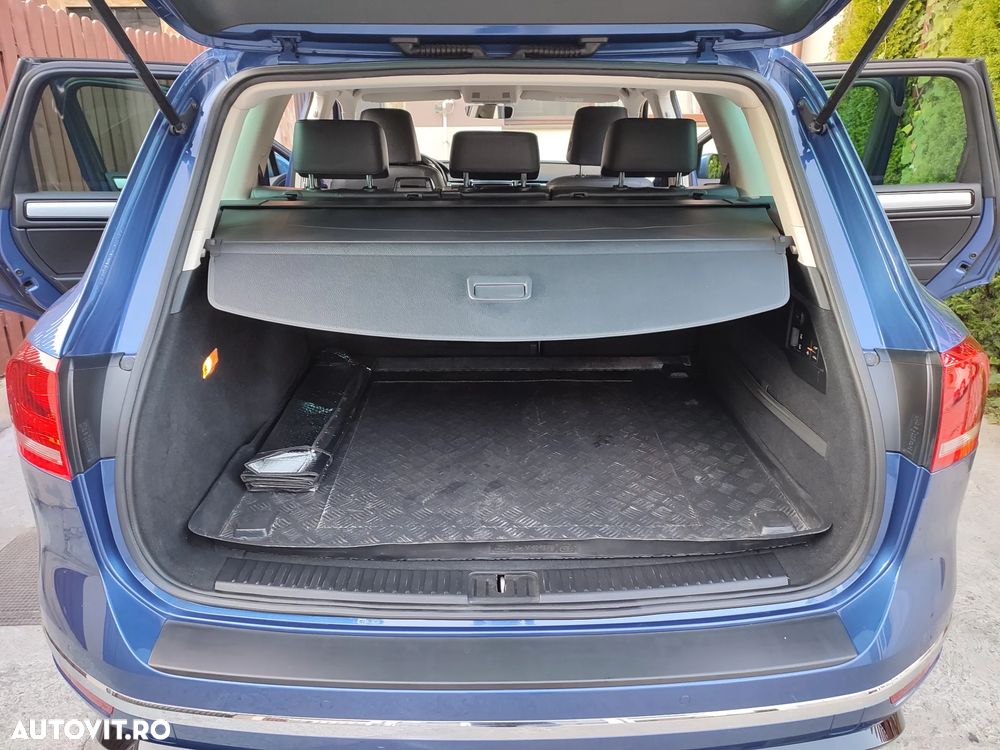 Volkswagen Touareg - 12