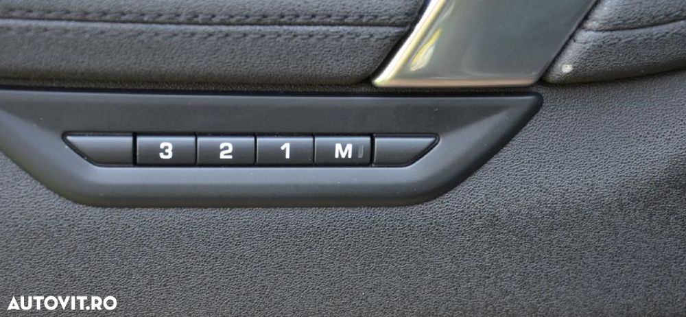 Land Rover Discovery Sport 2.0 D165 R-Dynamic MHEV - 12