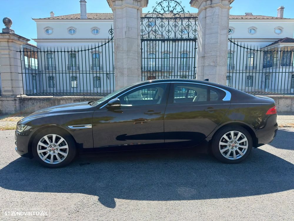 Jaguar XE 2.0 D Prestige - 3