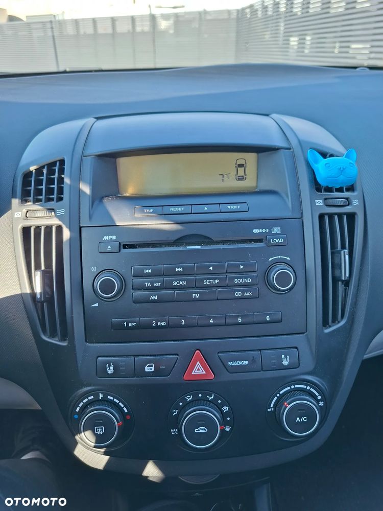Kia Ceed - 21