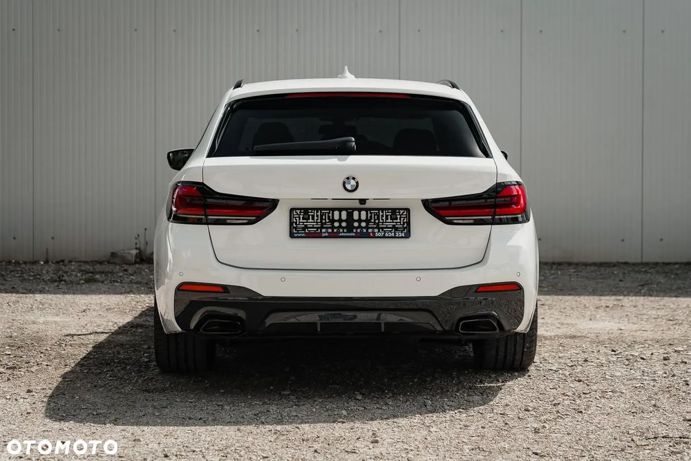 BMW Seria 5 520d xDrive Touring M Sport Edition - 8