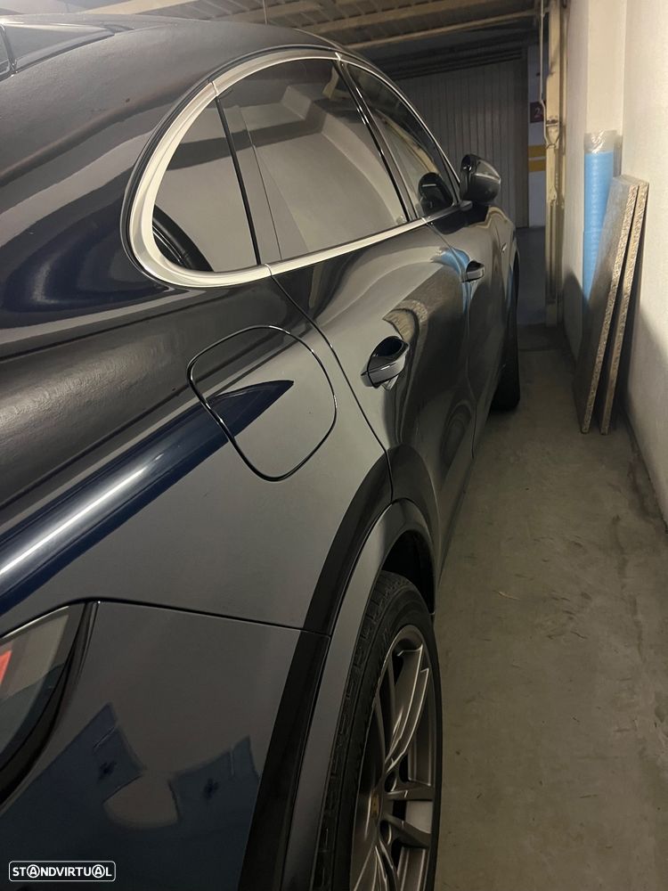 Porsche Cayenne Coupé E-Hybrid - 6