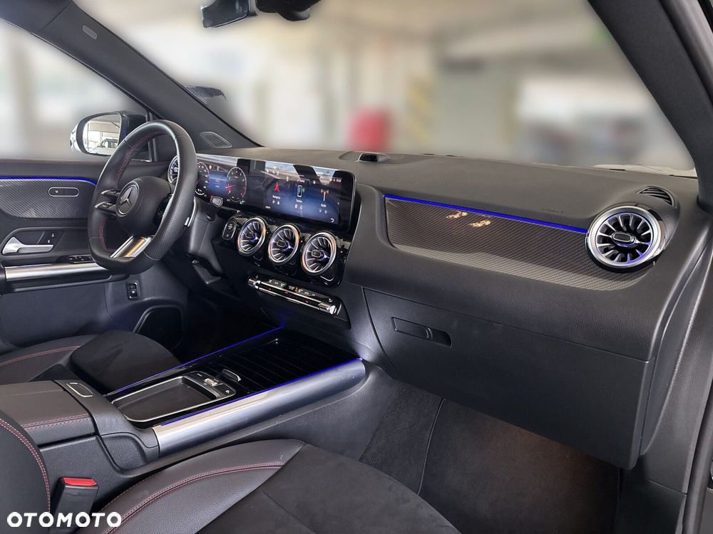 Mercedes-Benz GLA - 18