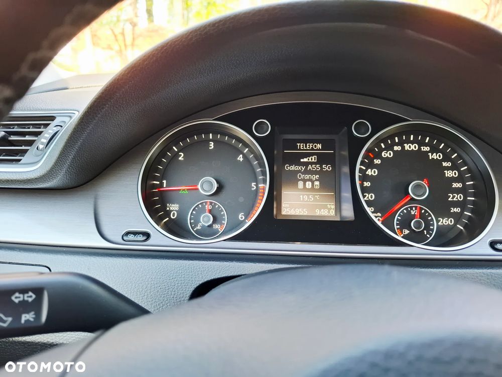 Volkswagen Passat 2.0 TDI BlueMotion Technology Comfortline - 34