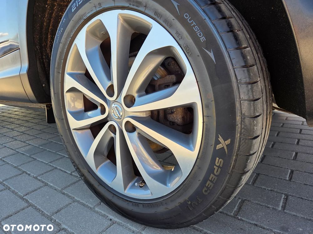 Nissan Qashqai 1.5 dCi DPF 360 - 8