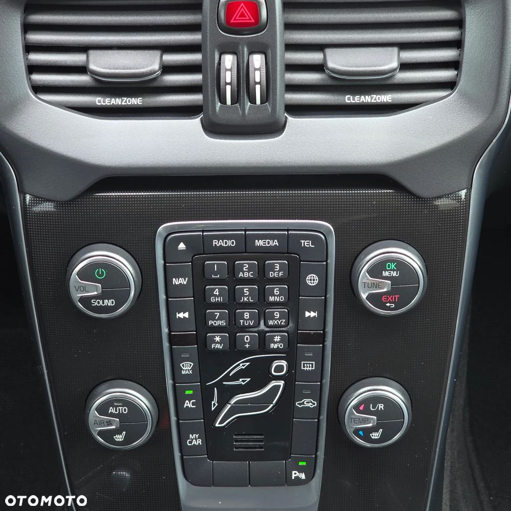 Volvo V40 D2 Drive-E Momentum - 28