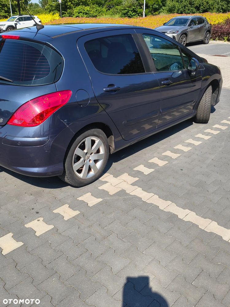 Peugeot 308 - 8