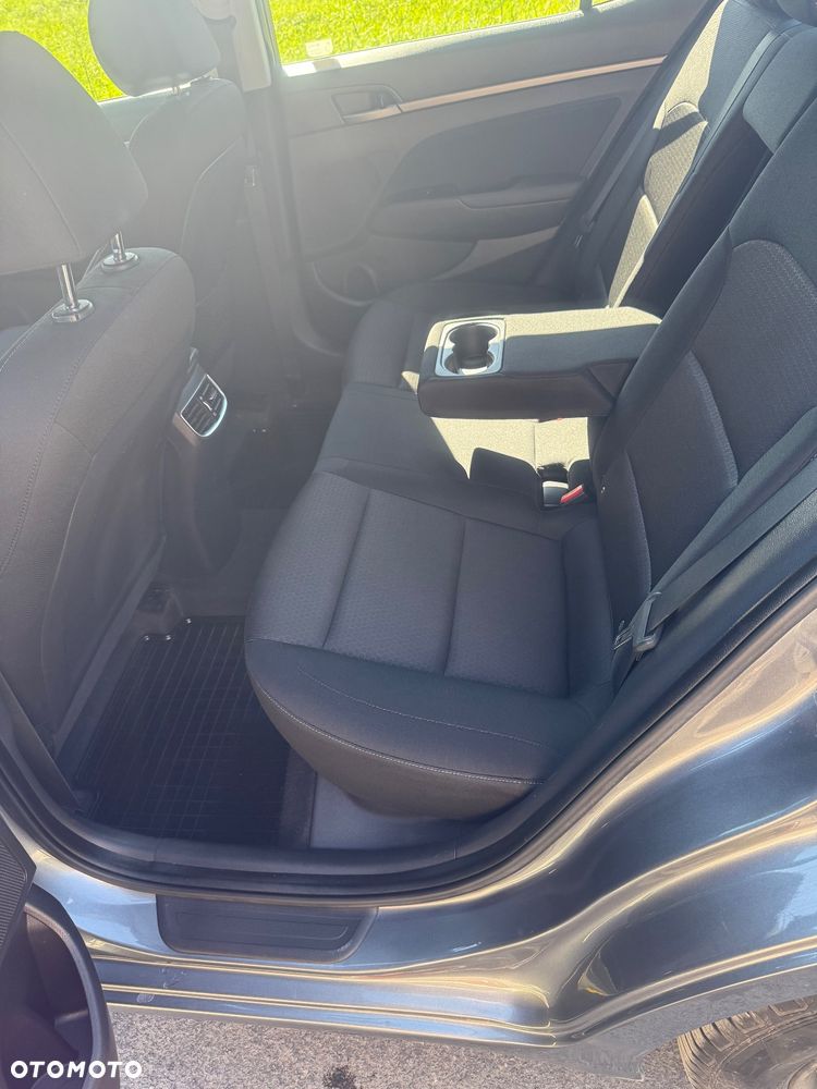 Hyundai Elantra 1.6 Premium - 10