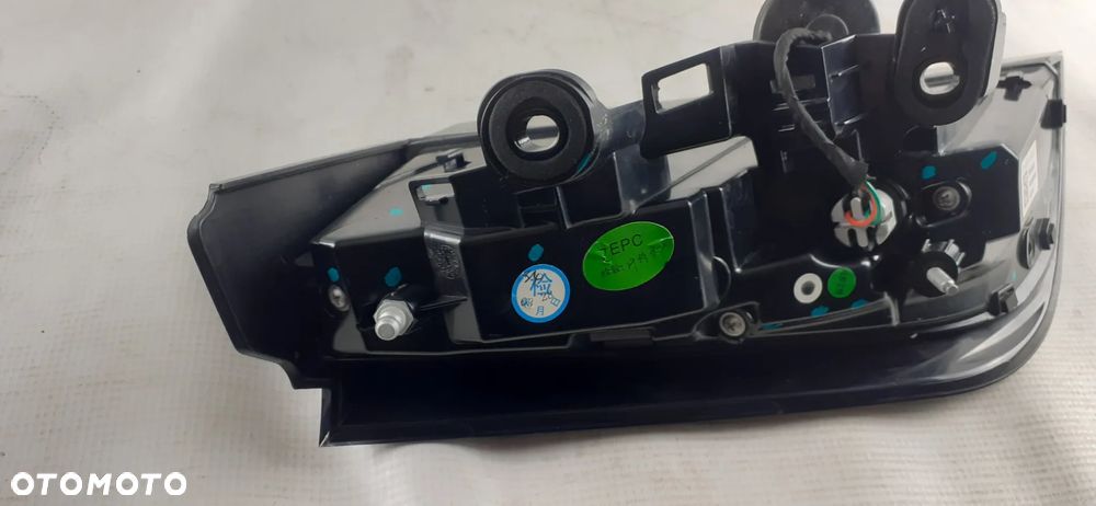 Lampa L+P tył Volvo górne EX30 22-25r.EUR. - 3