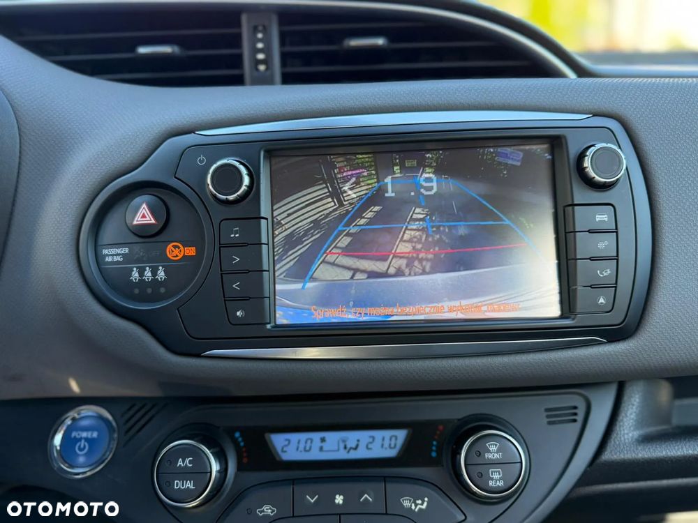 Toyota Yaris Hybrid 100 Premium EU6 - 6
