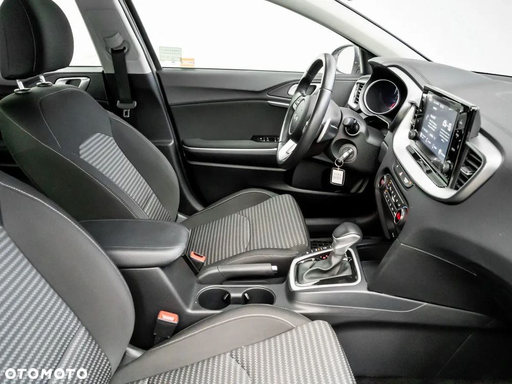 Kia Ceed 1.5 T-GDI M DCT - 22