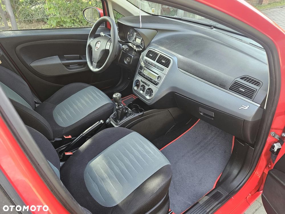 Fiat Grande Punto - 13