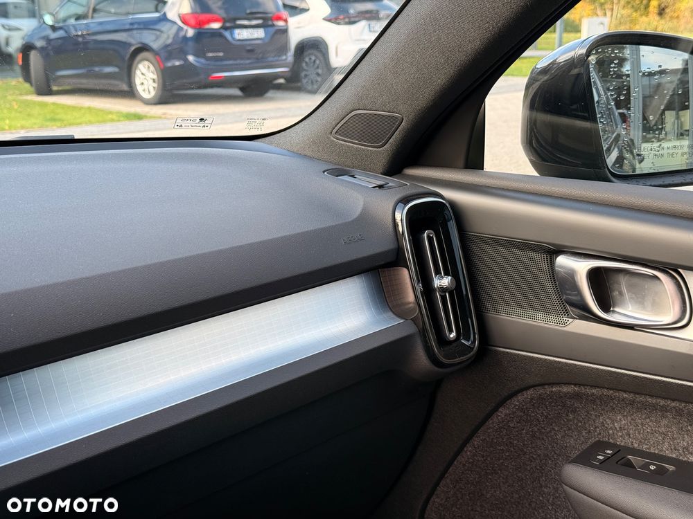 Volvo XC 40 B5 B AWD Ultimate Dark - 23
