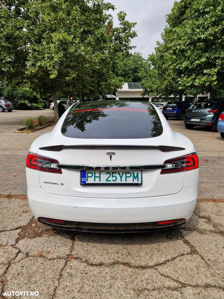Tesla Model S - 2