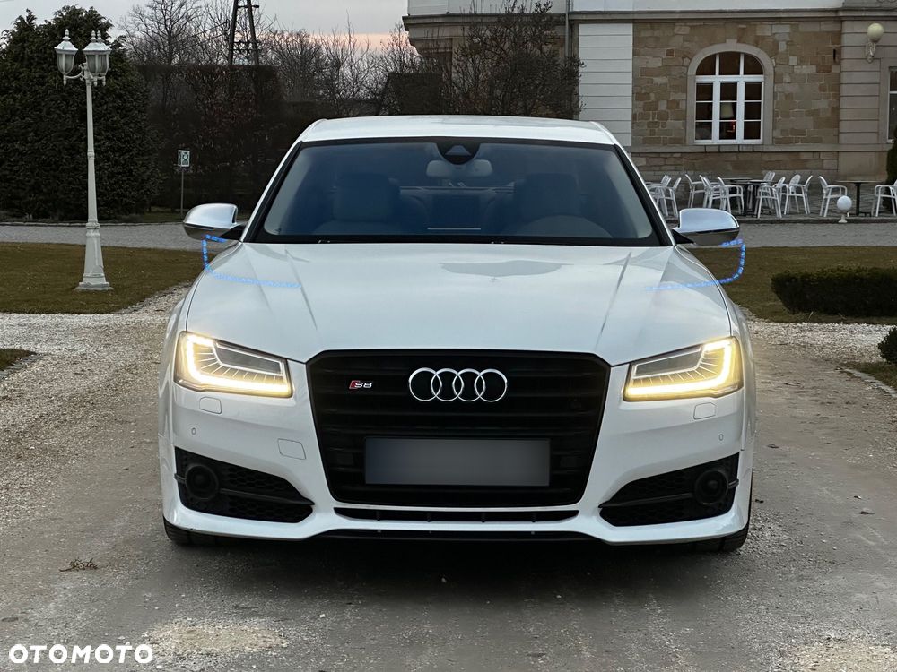 Audi S8 - 8