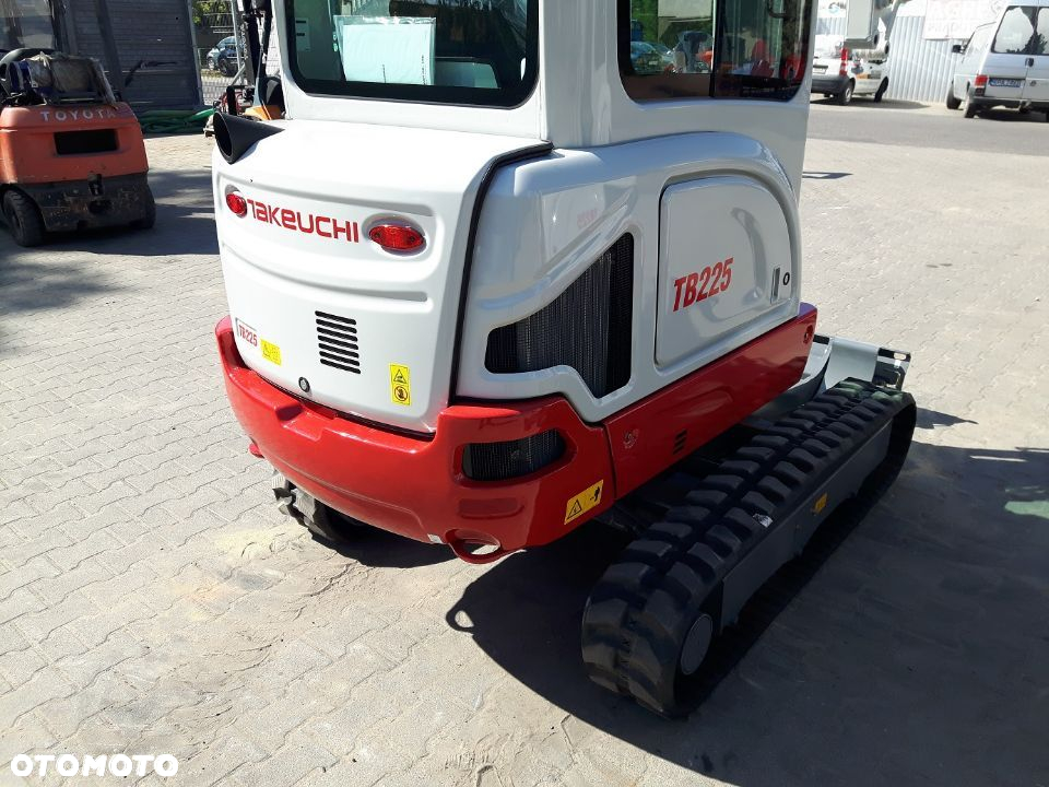 Takeuchi Nowa Japońska Takeuchi TB225 NOWOŚĆ - Minikoparka - 6