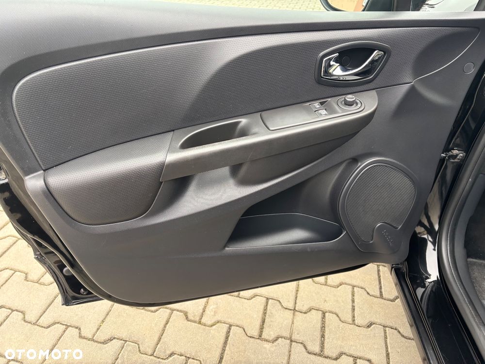 Renault Clio dCi 90 Dynamique - 25