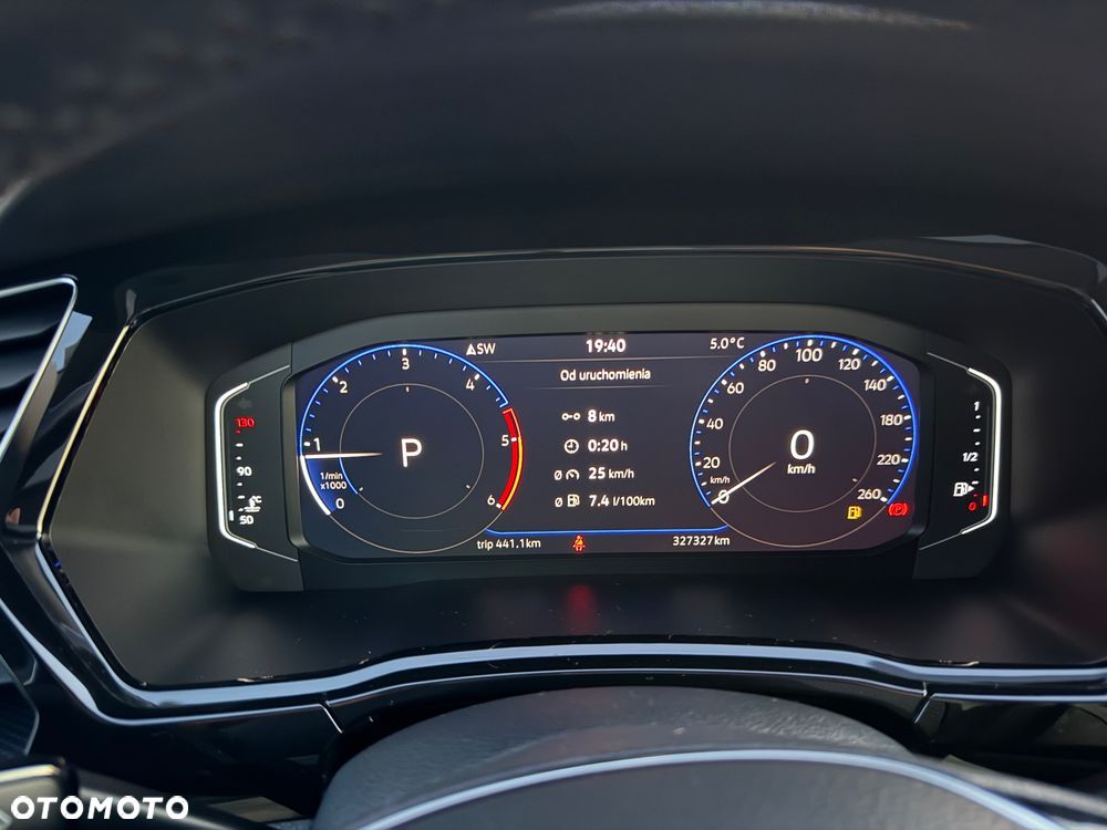 Volkswagen Touran 2.0 TDI SCR DSG Highline - 32