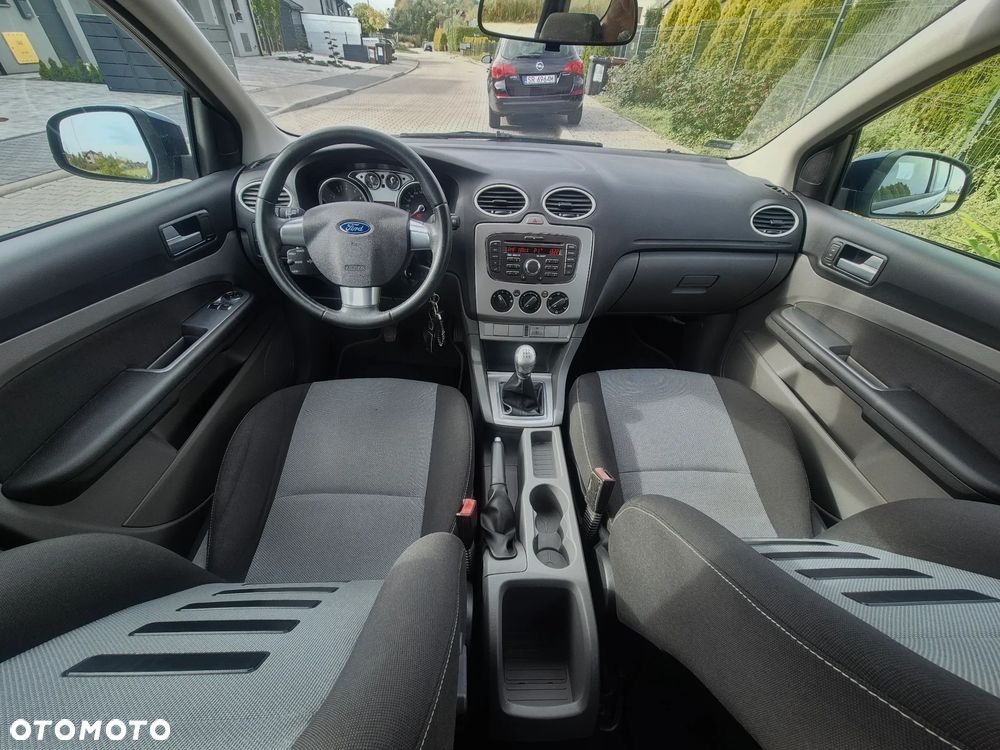Ford Focus 1.8 Titanium - 23