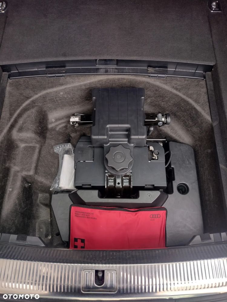 Audi A4 Avant 2.0 TDI DPF clean diesel multitronic Ambiente - 23