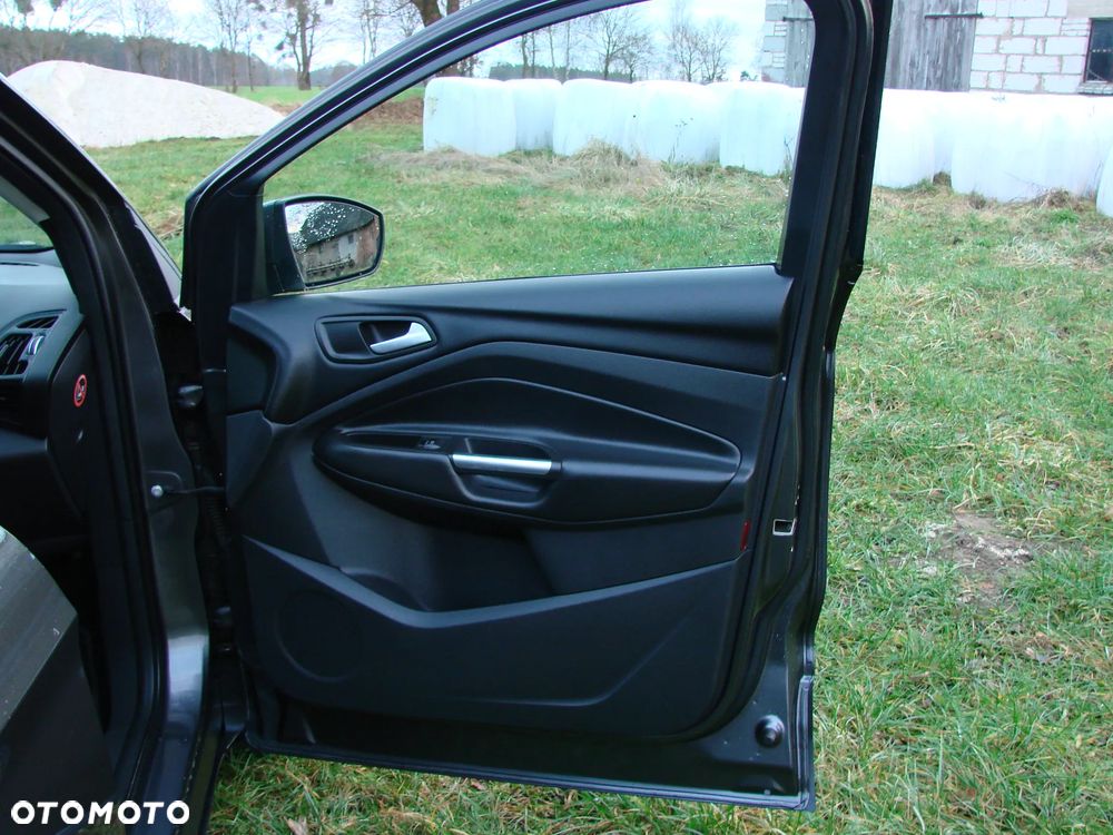 Ford Kuga ver-2-0-tdci-4x2-titanium - 12