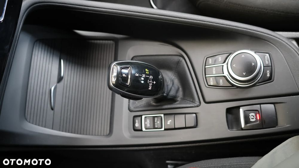 BMW X1 sDrive18d Advantage - 16