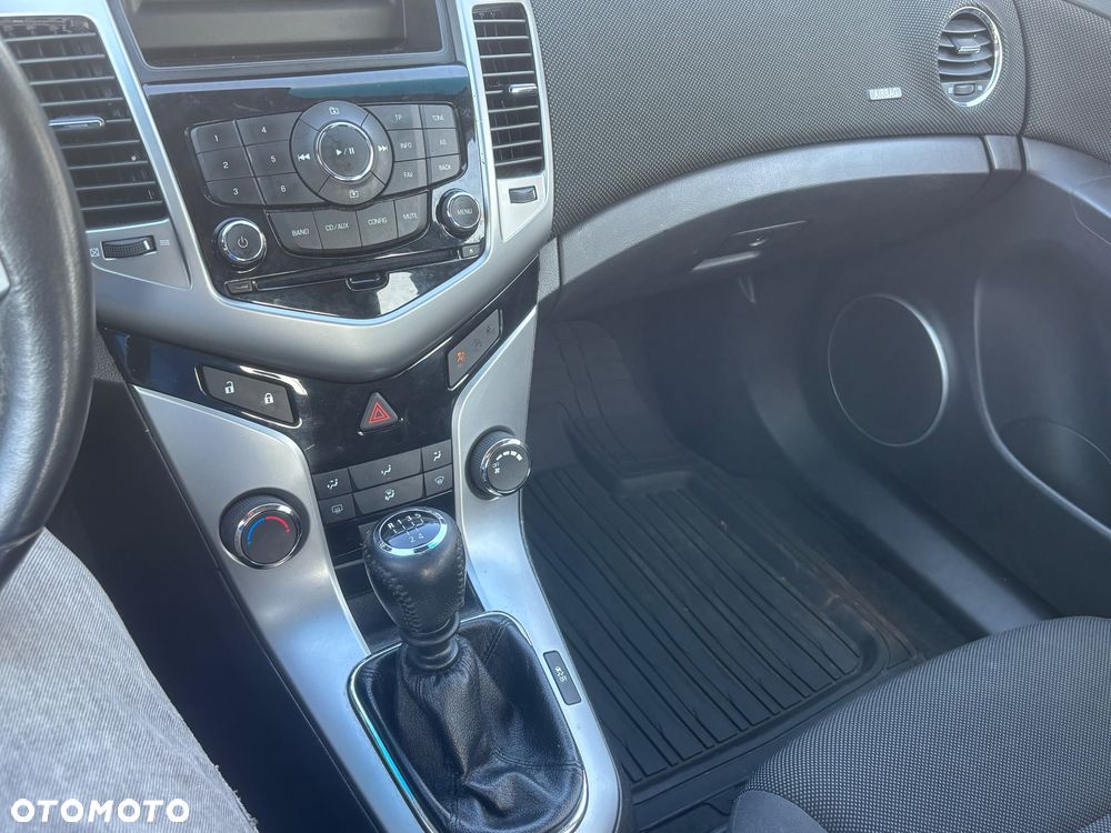 Chevrolet Cruze 1.6 LT - 18