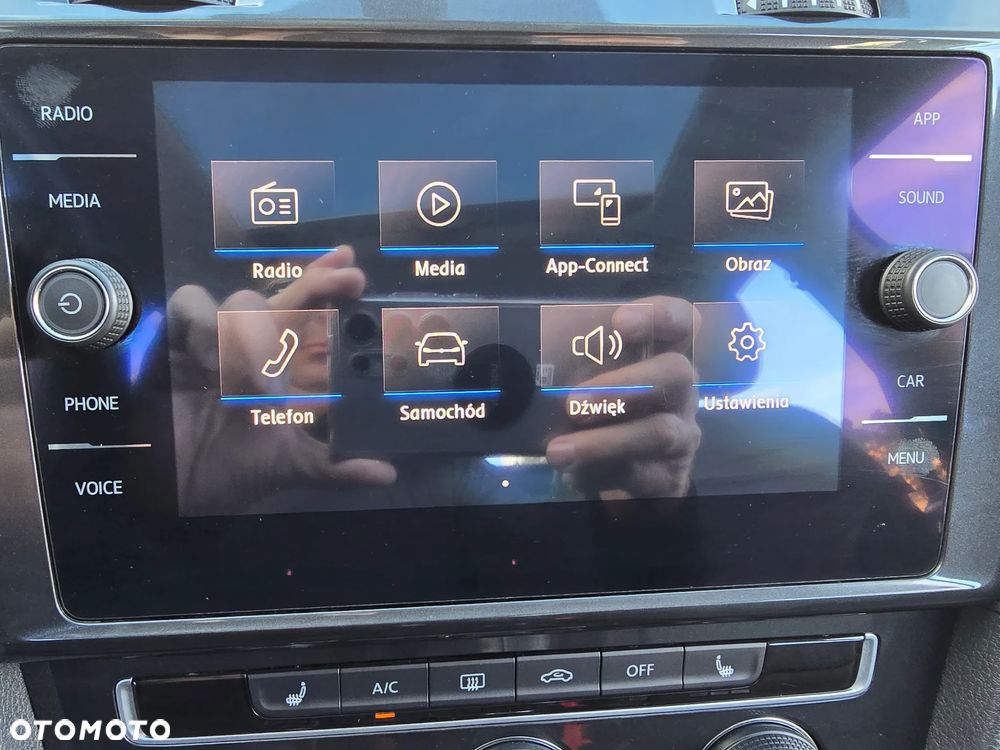 Volkswagen Golf - 26