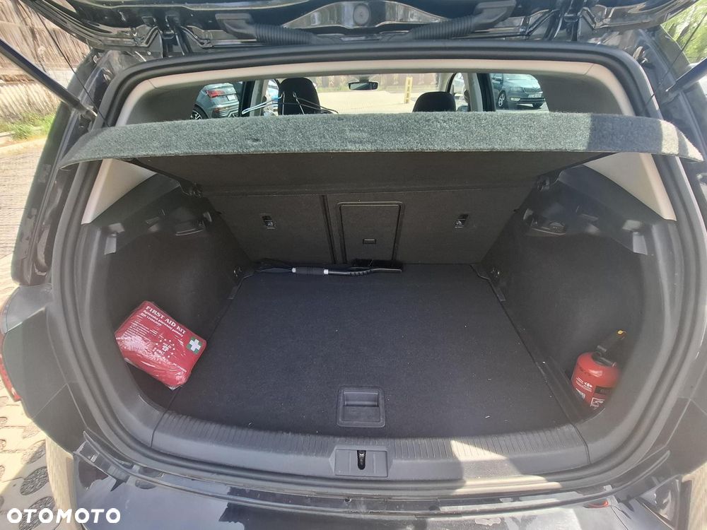Volkswagen Golf - 6