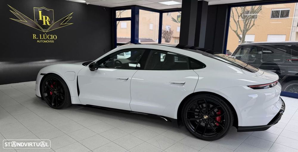Porsche Taycan 4S - 18