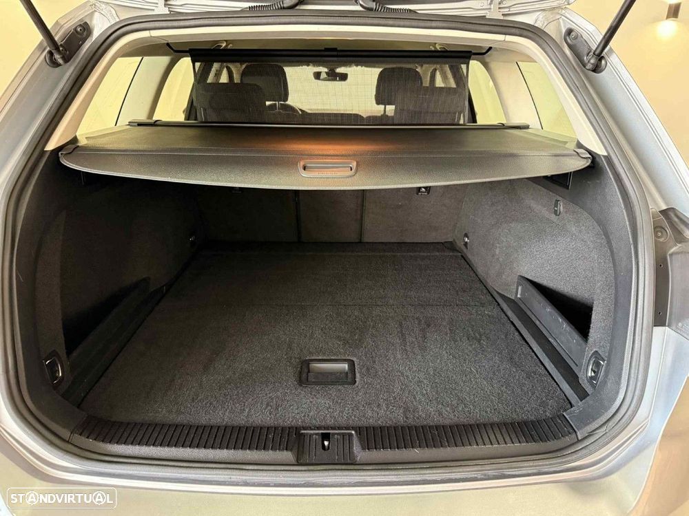 VW Passat Variant 1.6 TDI Confortline - 28