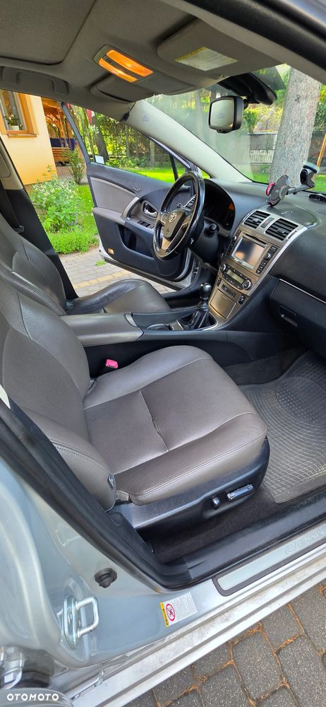 Toyota Avensis 2.2 D-4D Prestige Platinium - 14