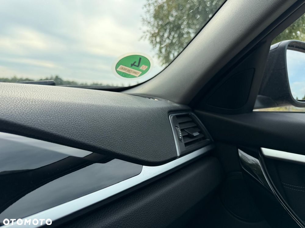 BMW Seria 3 320i xDrive Sport Line - 21