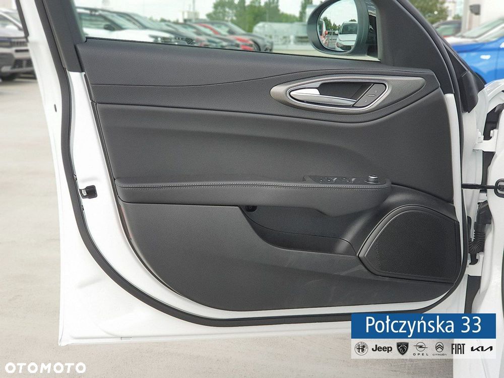 Alfa Romeo Giulia - 12