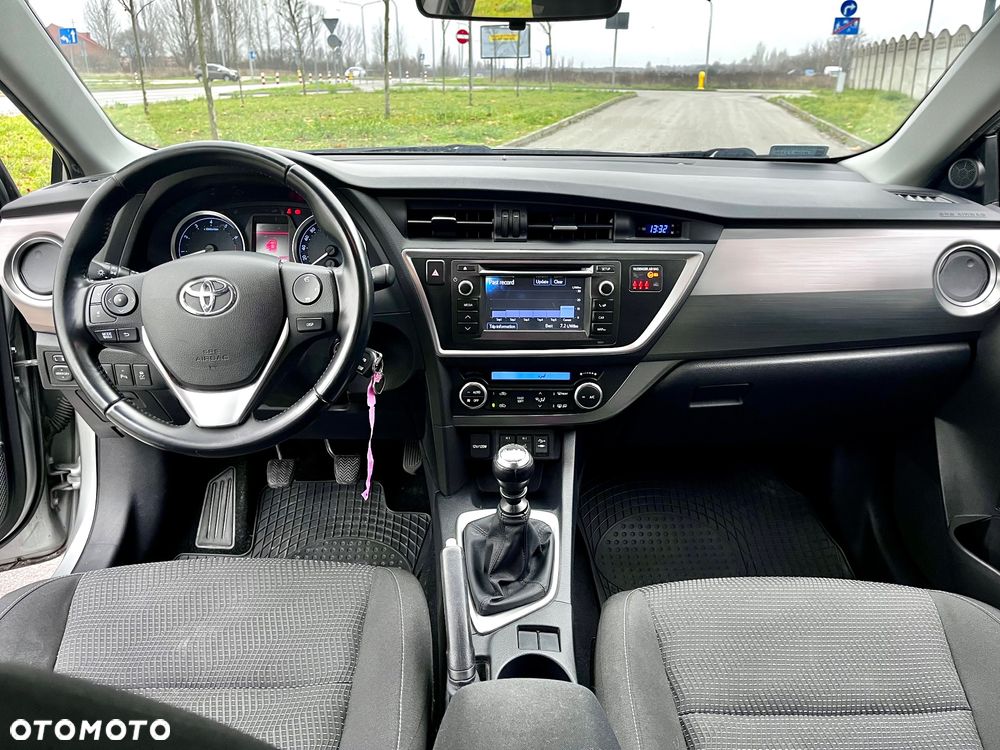 Toyota Auris 1.6 Premium Start - 25