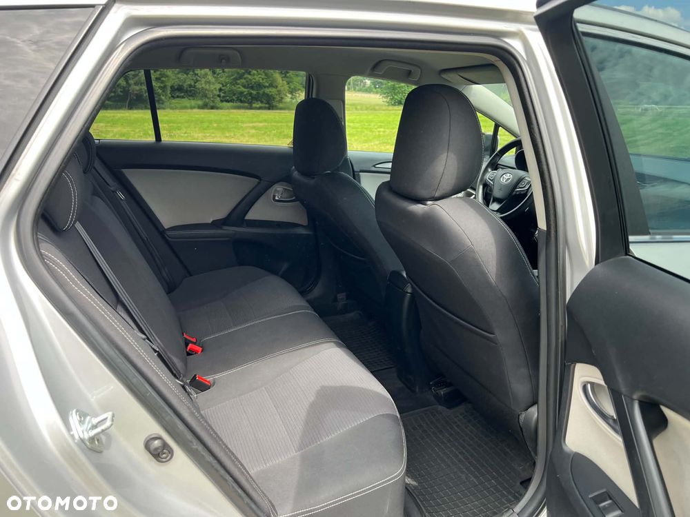 Toyota Avensis 2.0 D-4D Premium - 14