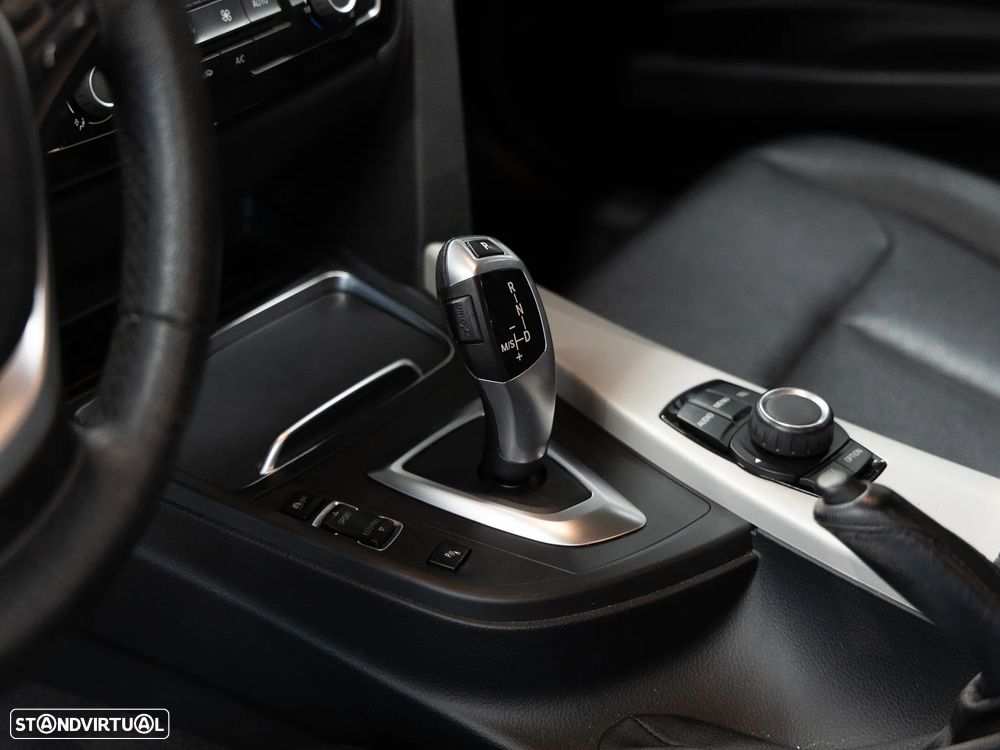BMW 318 d Line Luxury Auto - 10