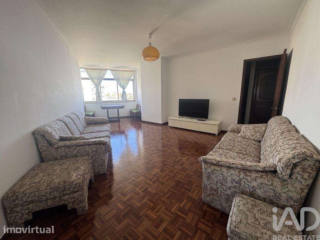 Apartamento T3 em Penha de França de 101,00 m2 - Grande imagem: 3/30