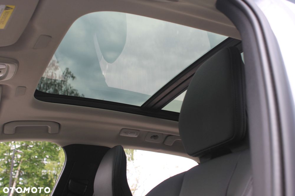 Volvo XC 60 B5 B AWD Plus Black Edition - 18