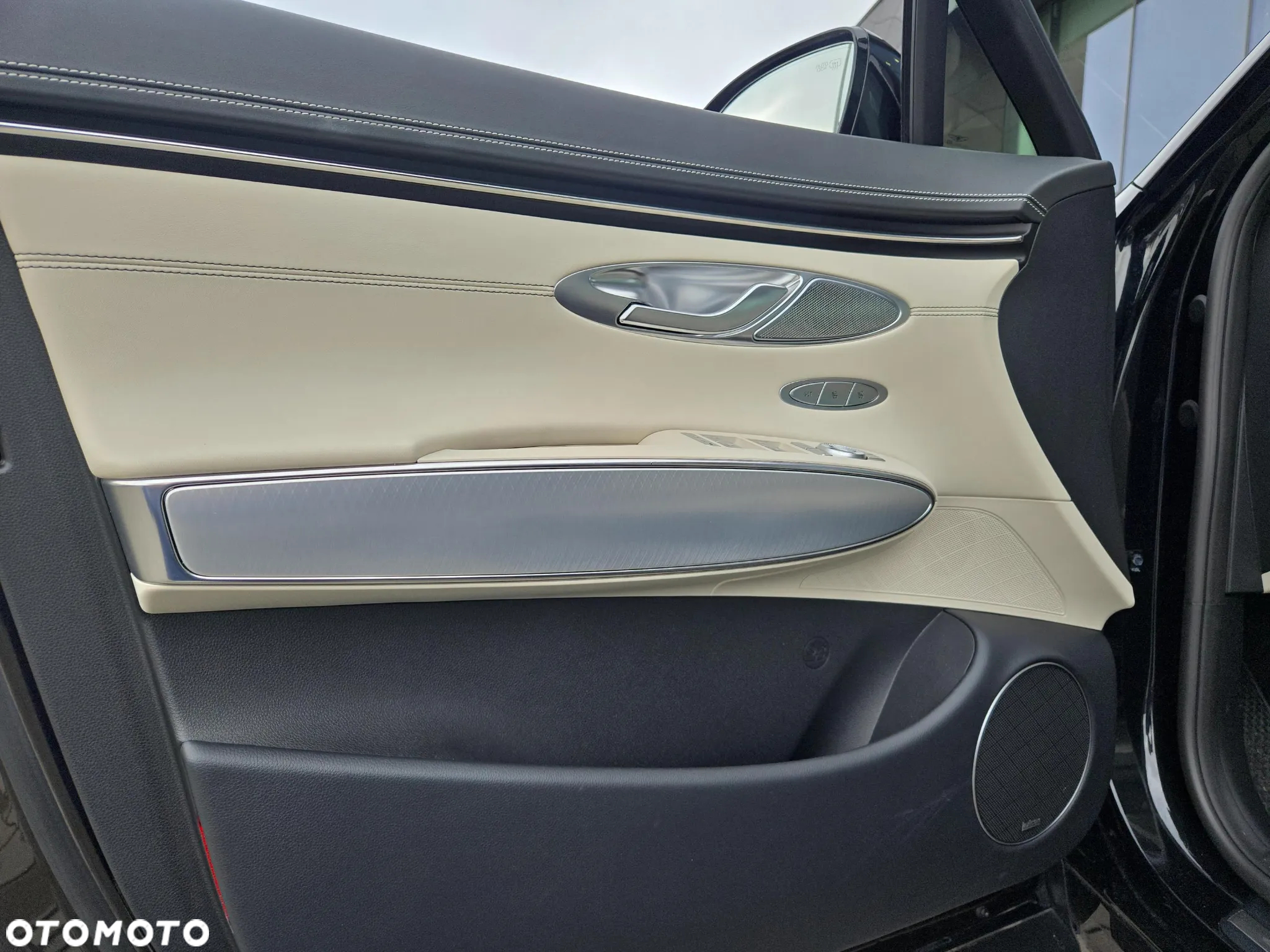 Genesis GV70 2.5T AWD AT8 Luxury Line - 10
