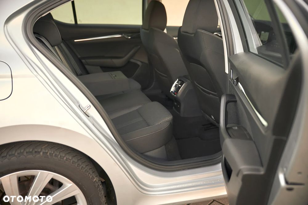 Skoda Octavia 1.5 TSI ACT DSG Ambition - 19