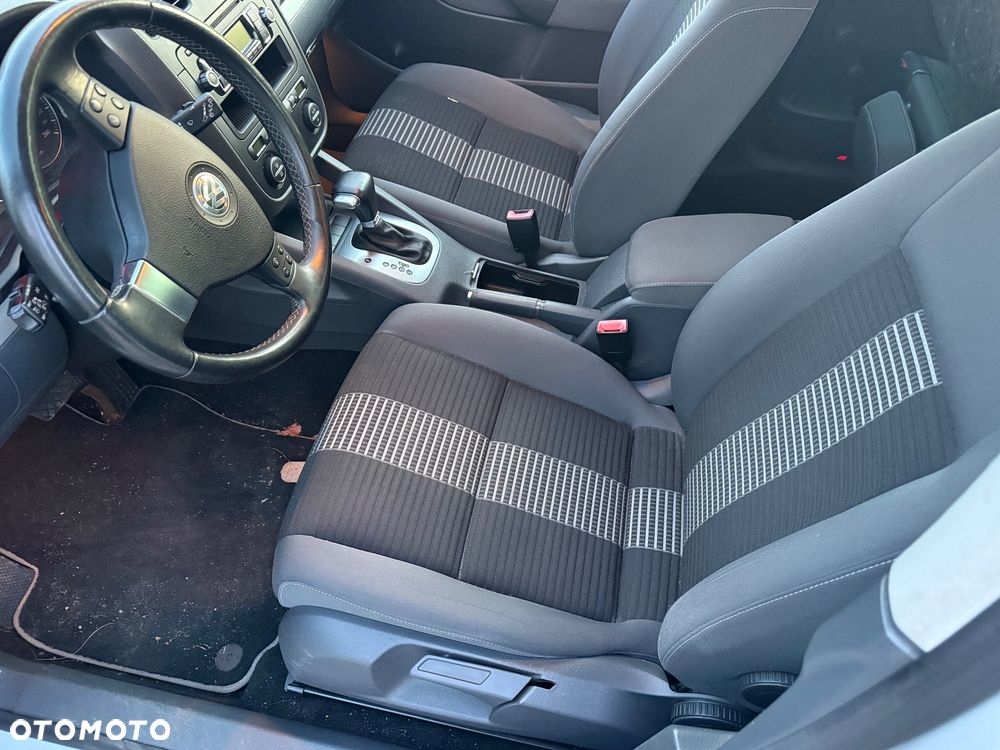 Volkswagen Golf 1.4 TSI DSG United - 9