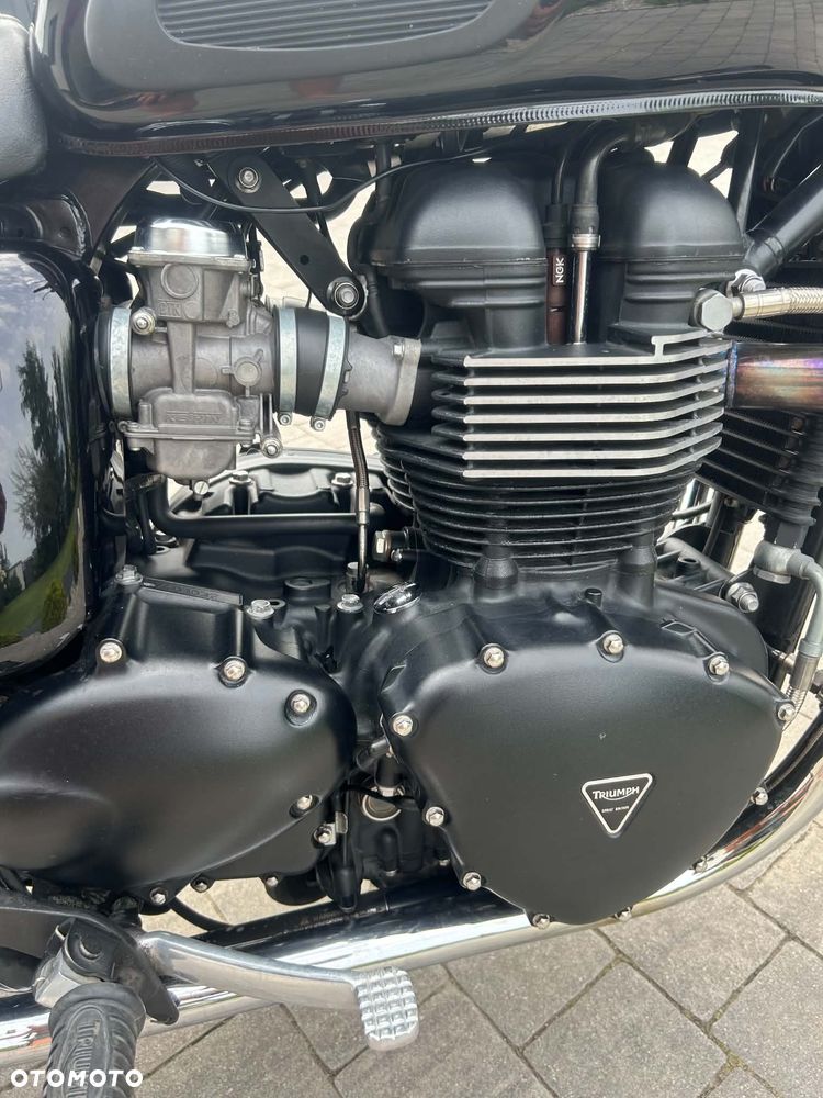 Triumph Bonneville - 7