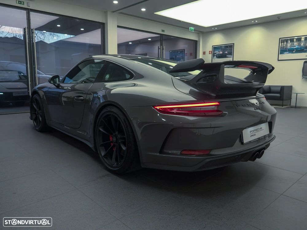 Porsche 911 Série F - 21